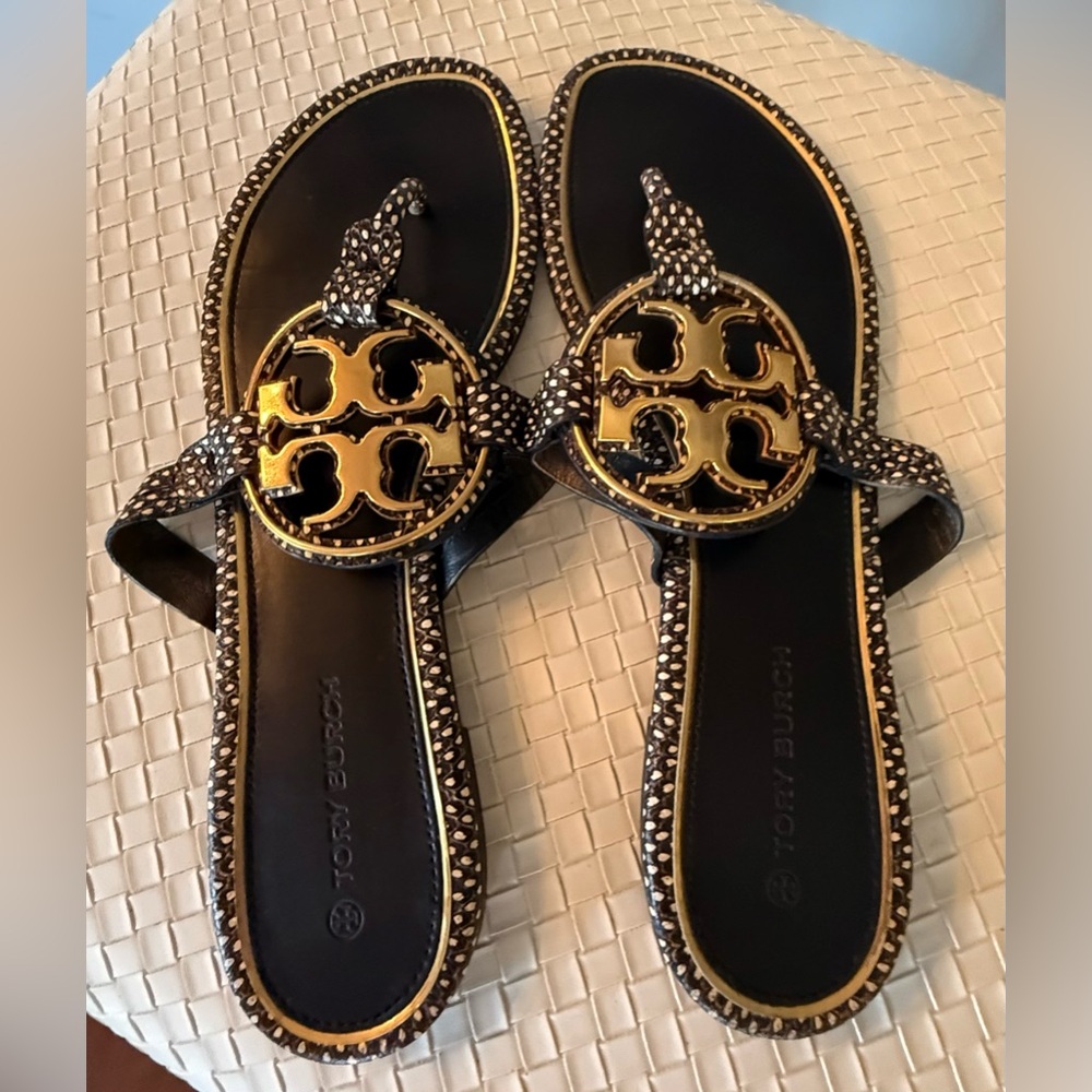 Tory Burch Black and Gold Logo Thong Sandals - Picture 5 of 14